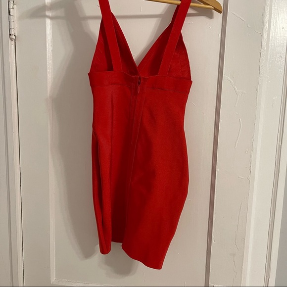 Nessa Deep V Bandage Dress in Red Size S - Picture 7 of 9